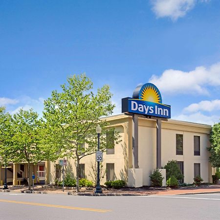 Days Inn By Wyndham Silver Spring Extérieur photo