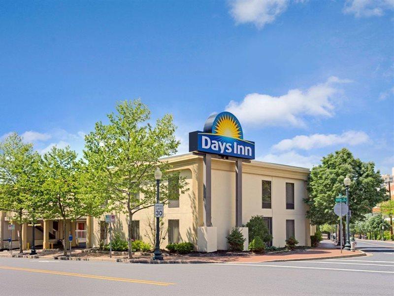 Days Inn By Wyndham Silver Spring Extérieur photo