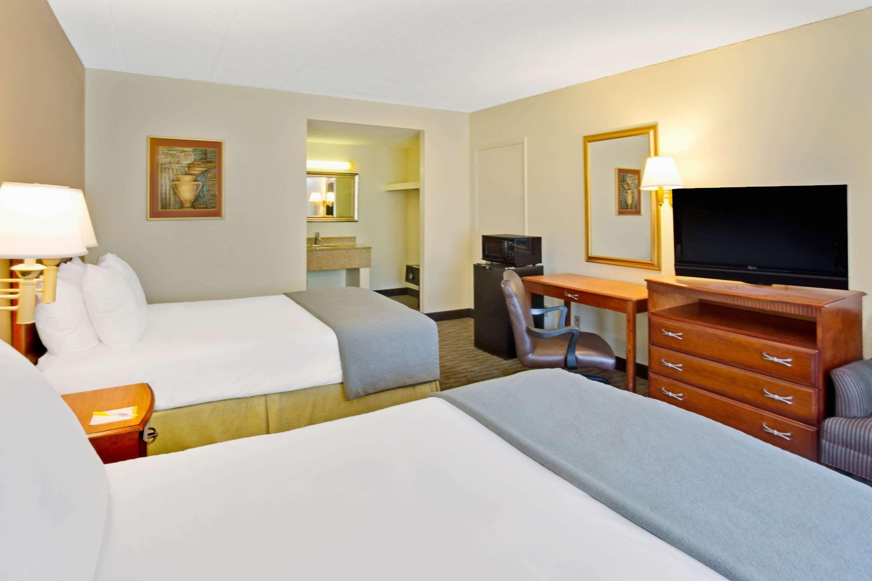 Days Inn By Wyndham Silver Spring Extérieur photo