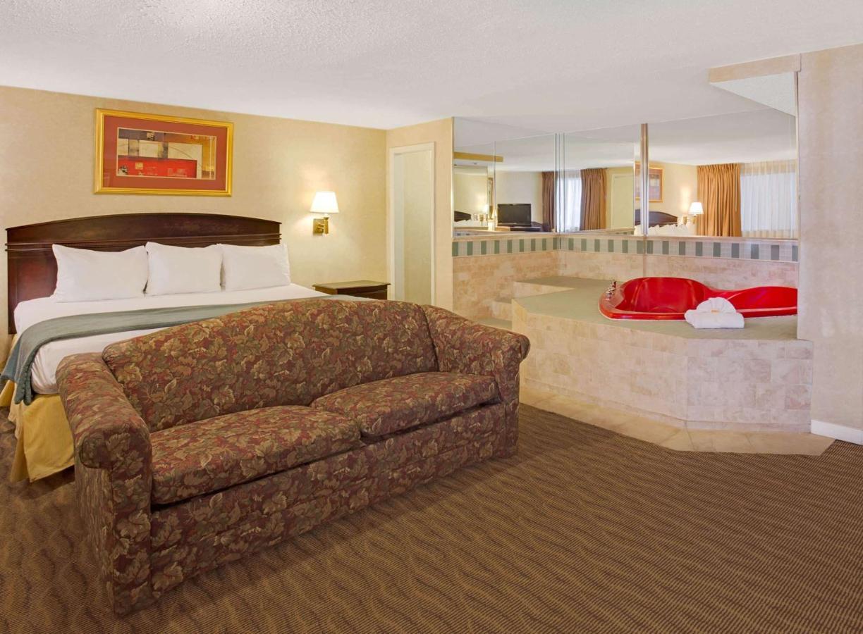 Days Inn By Wyndham Silver Spring Extérieur photo